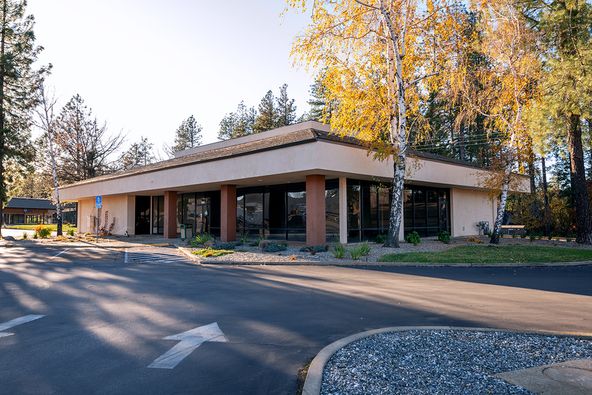 Paradise Plaza: 6600-6646 Clark Rd & 14990 Wagstaff Rd, Paradise, CA 95969